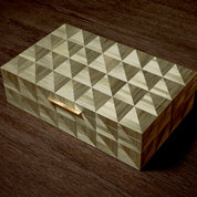 Caja Hilgard marquetería de paja marrón