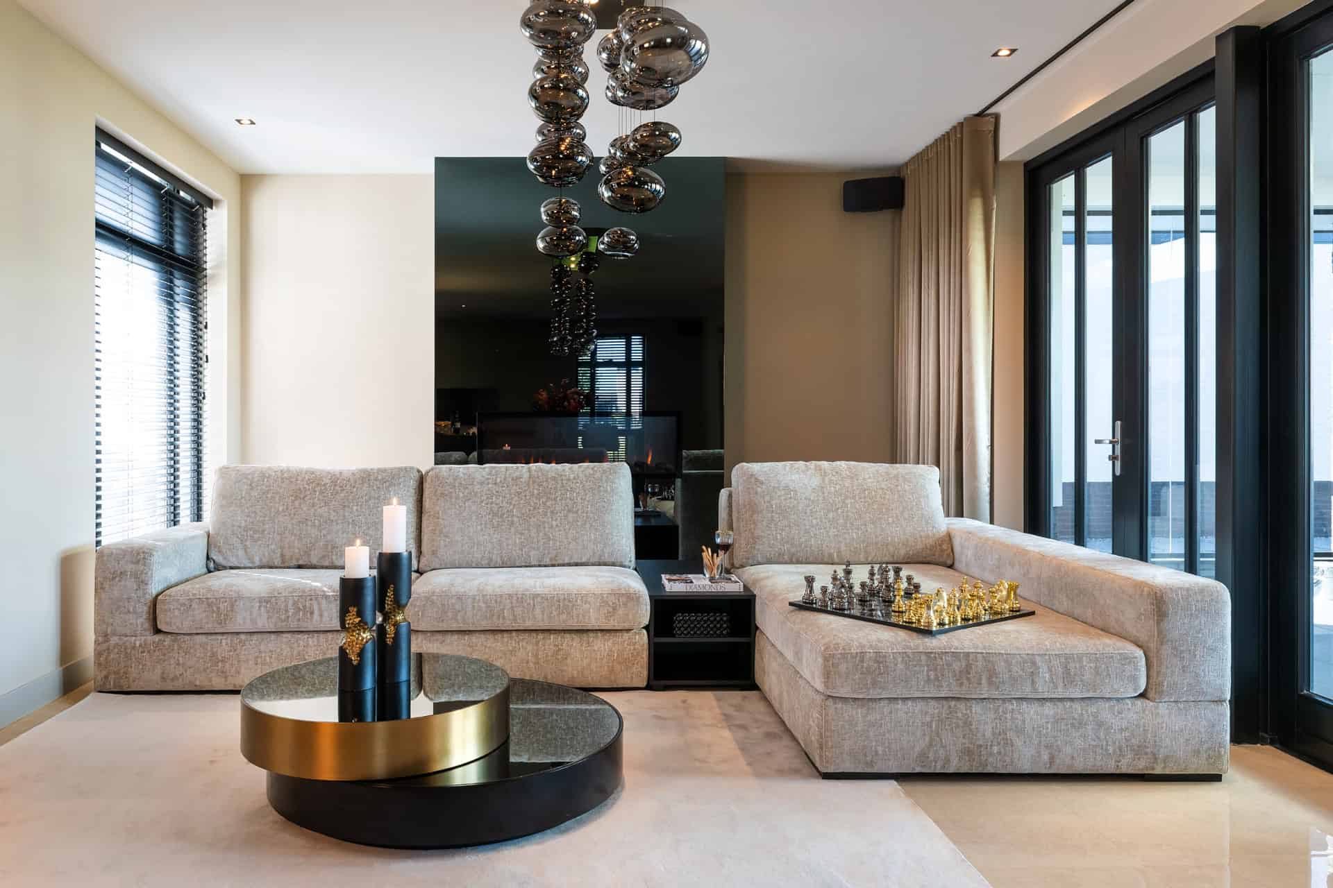 Lujo Luxury Living relax room