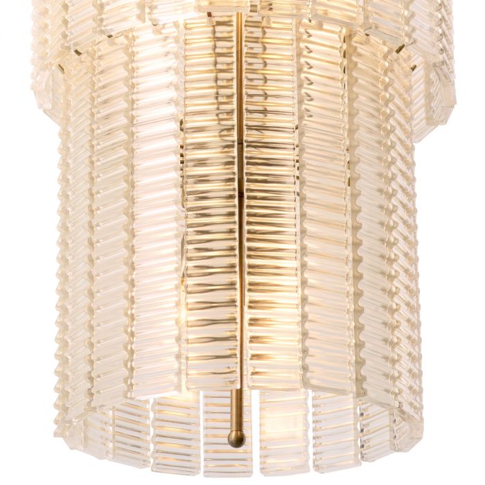 Lámpara de araña Imperial con acabado en latón cepillado y cristal transparente.