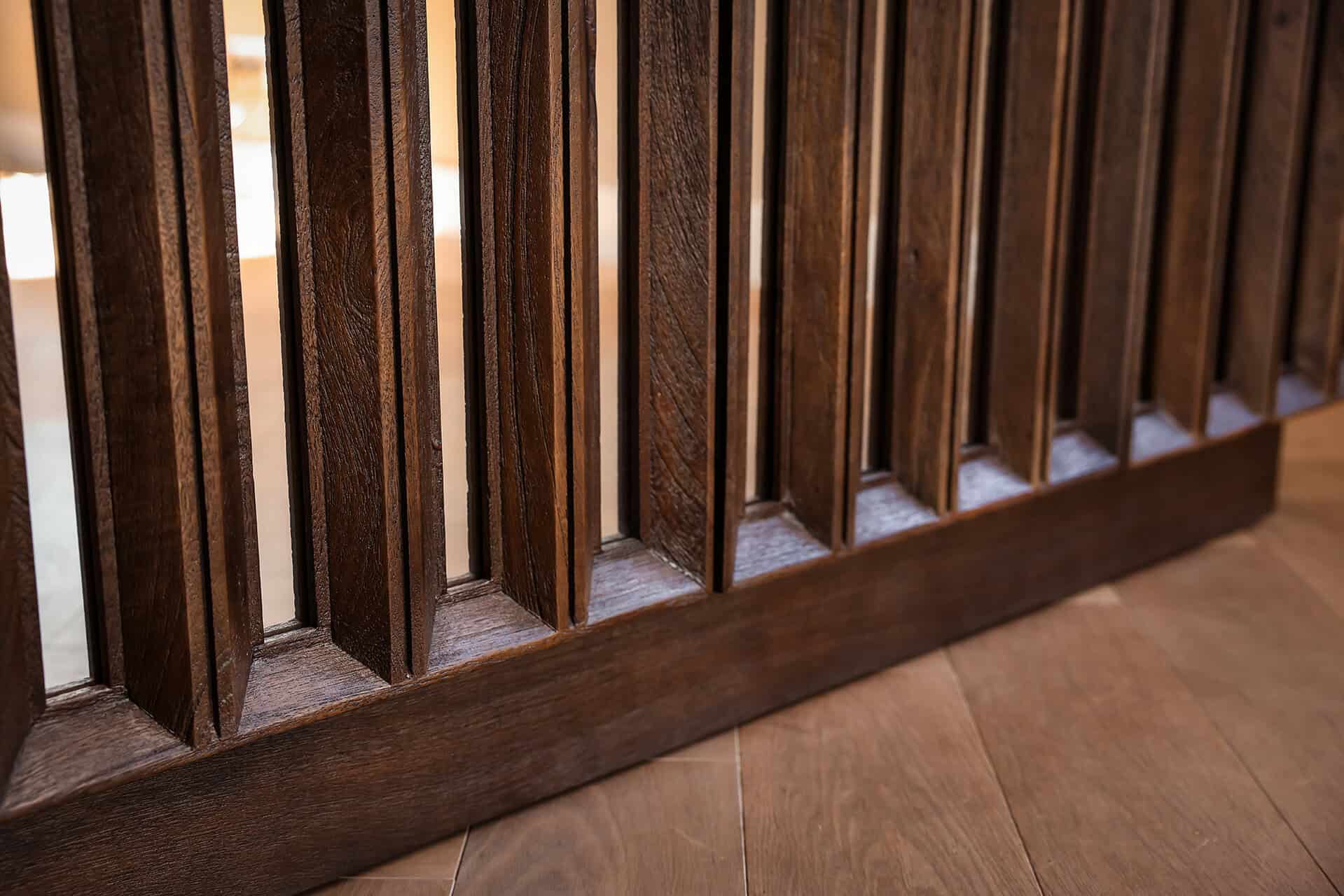 Aparador Bryant 4 puertas (Marrón)