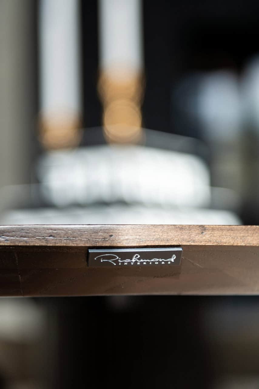 Console Gizen (Black/gold)