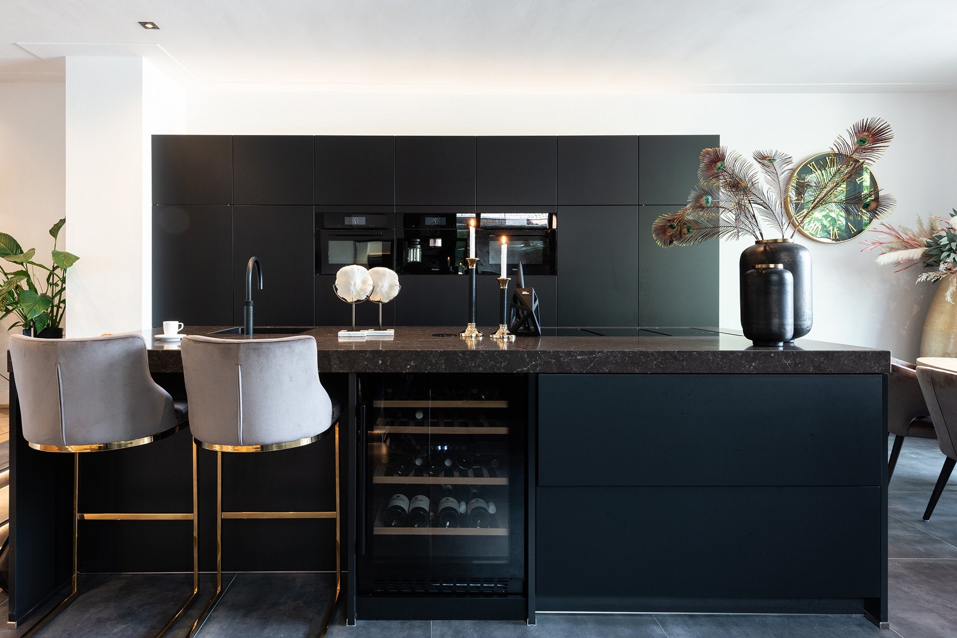 Faux coral Jada on standard (White)