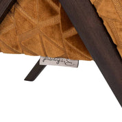 Sillón Mia Triángulo Dorado (Triángulo 2013 Oro Viejo)