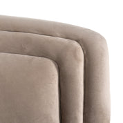 Sillón de terciopelo color caqui avellana ignífugo (FR-Quartz 903 Caqui)